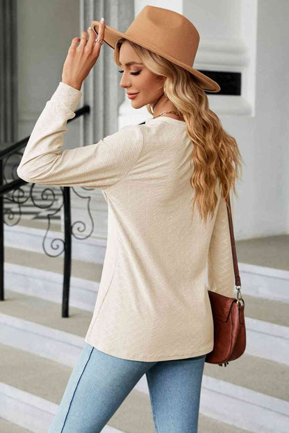 Blouse boutonnée à manches longues et col cranté