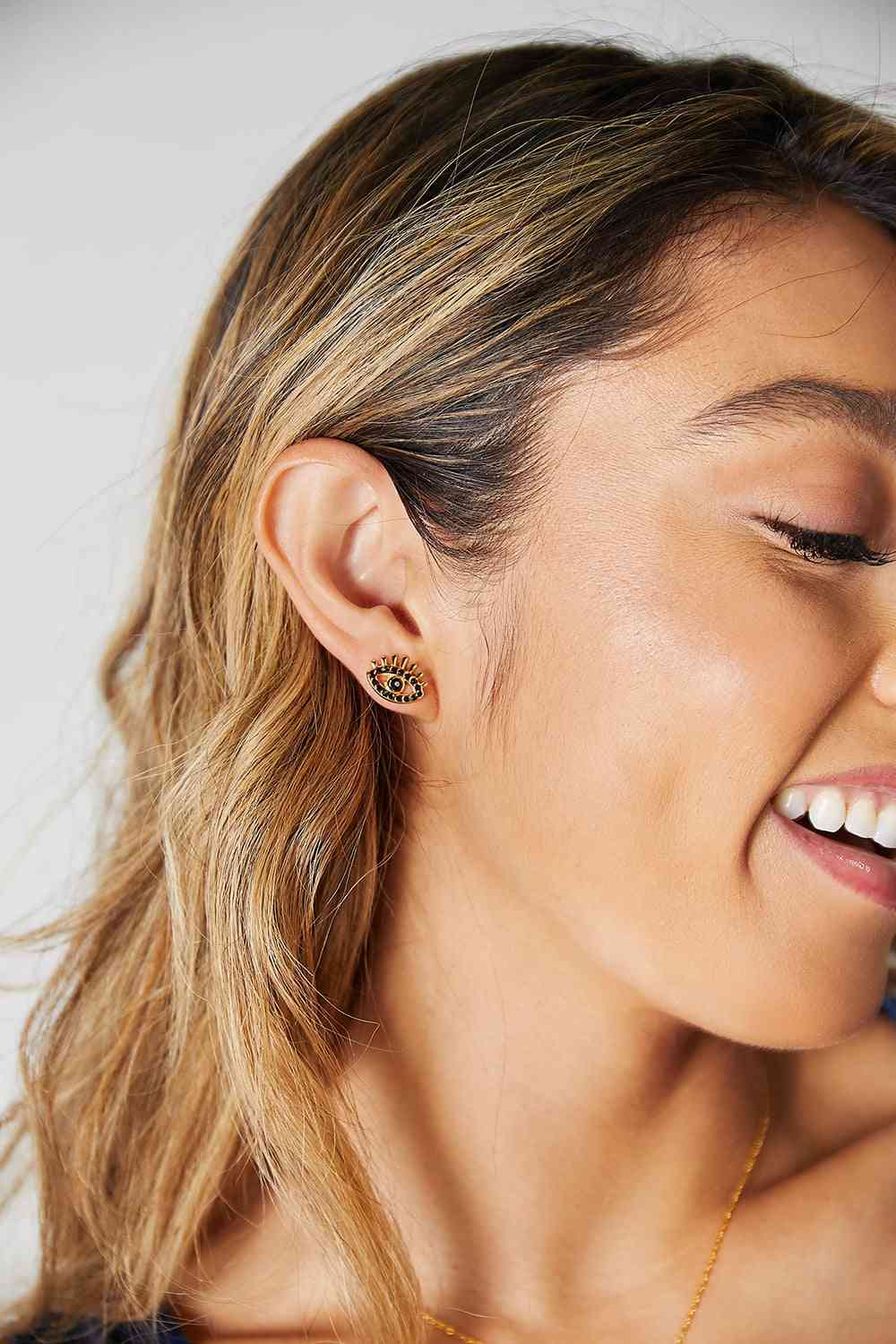 Boucles d'oreilles à tige en forme d'œil en strass adorées